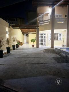 Casa Dúplex-Viva com Espaço, Elegância e Segurança na Melhor Região da Cidade dos Funcionários
