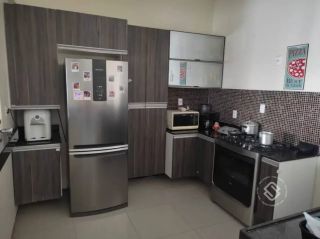 Casa Para Vender com 4 quartos 3 suítes no bairro Cambeba em Fortaleza