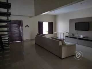 Casa Para Vender com 4 quartos 3 suítes no bairro Cambeba em Fortaleza