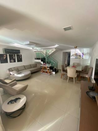Casa Alto Padrão à Venda no Condomínio Osvaldo Studart