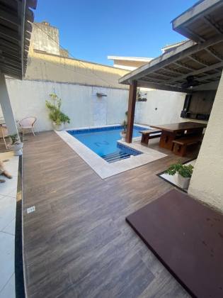 Casa Alto Padrão à Venda no Condomínio Osvaldo Studart