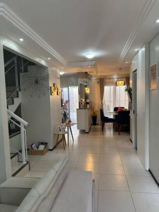 Casa Duplex com 3 Suítes à Venda no Condomínio Maison Carmelle – Maraponga