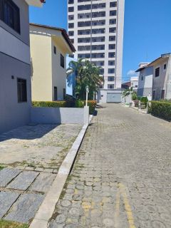 Casa Duplex no Residencial Água Fria – 132 m², 4 Suítes e Área Gourmet em Localização Premium
