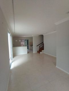 Casa Duplex no Residencial Água Fria – 132 m², 4 Suítes e Área Gourmet em Localização Premium