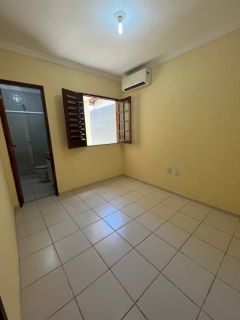 Casa Para Vender com 2 quartos 2 suítes no bairro São Bento em Fortaleza