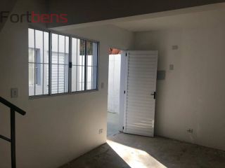 Sobrado Para Vender com 2 quartos no bairro Jardim Silvia em Francisco Morato