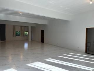 Sala Comercial Para Alugar no bairro Laranjeiras em Caieiras