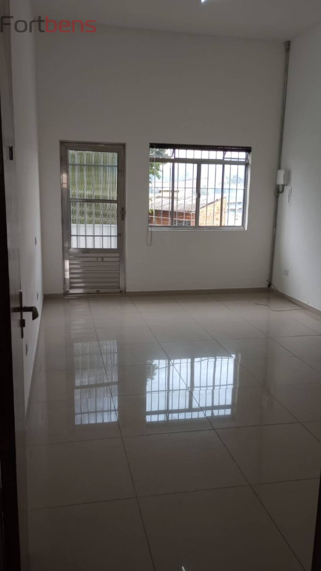 Sala Comercial Para Alugar no bairro Região Central em Caieiras