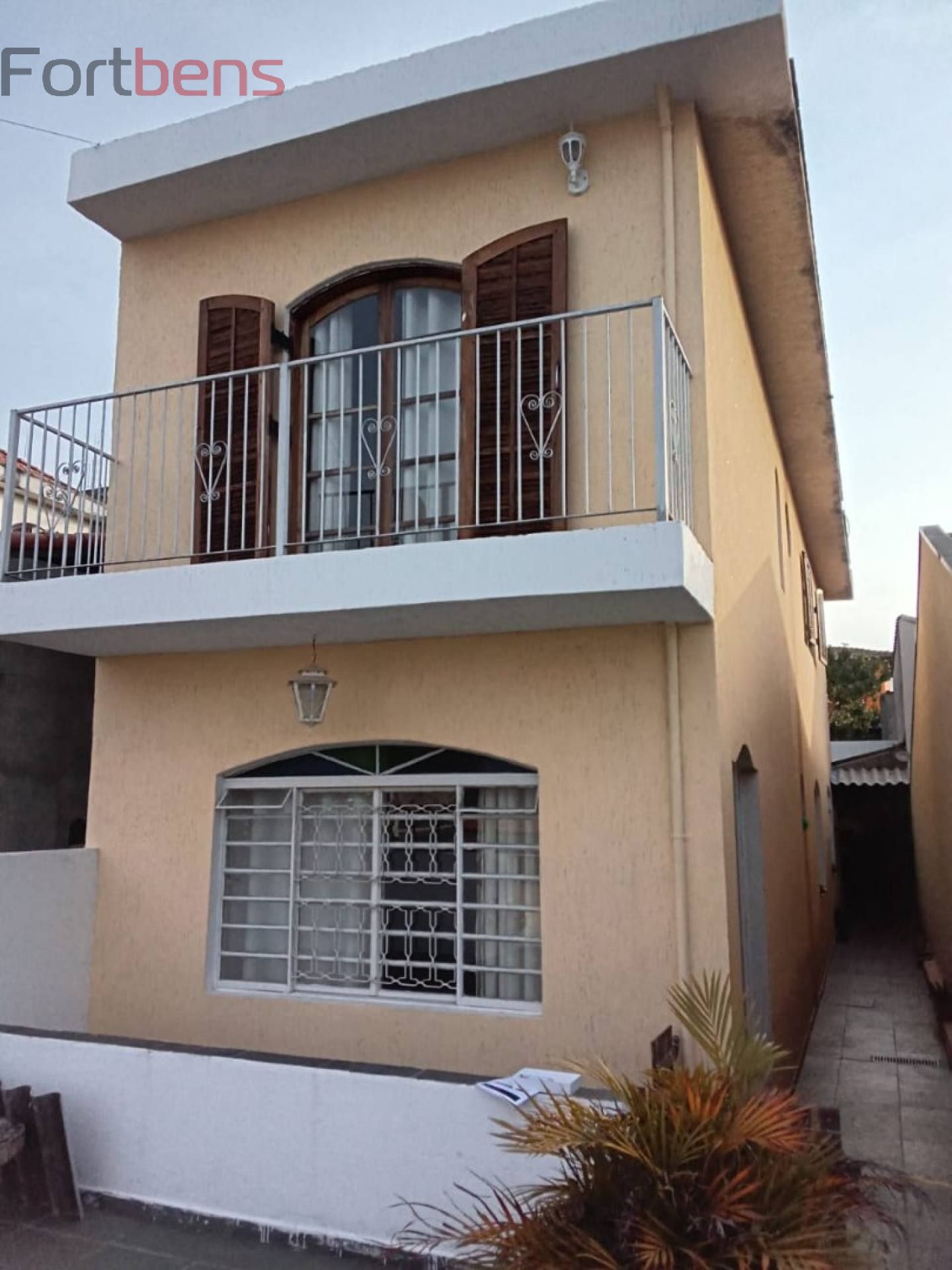 Sobrado Para Vender com 3 quartos no bairro Serpa em Caieiras