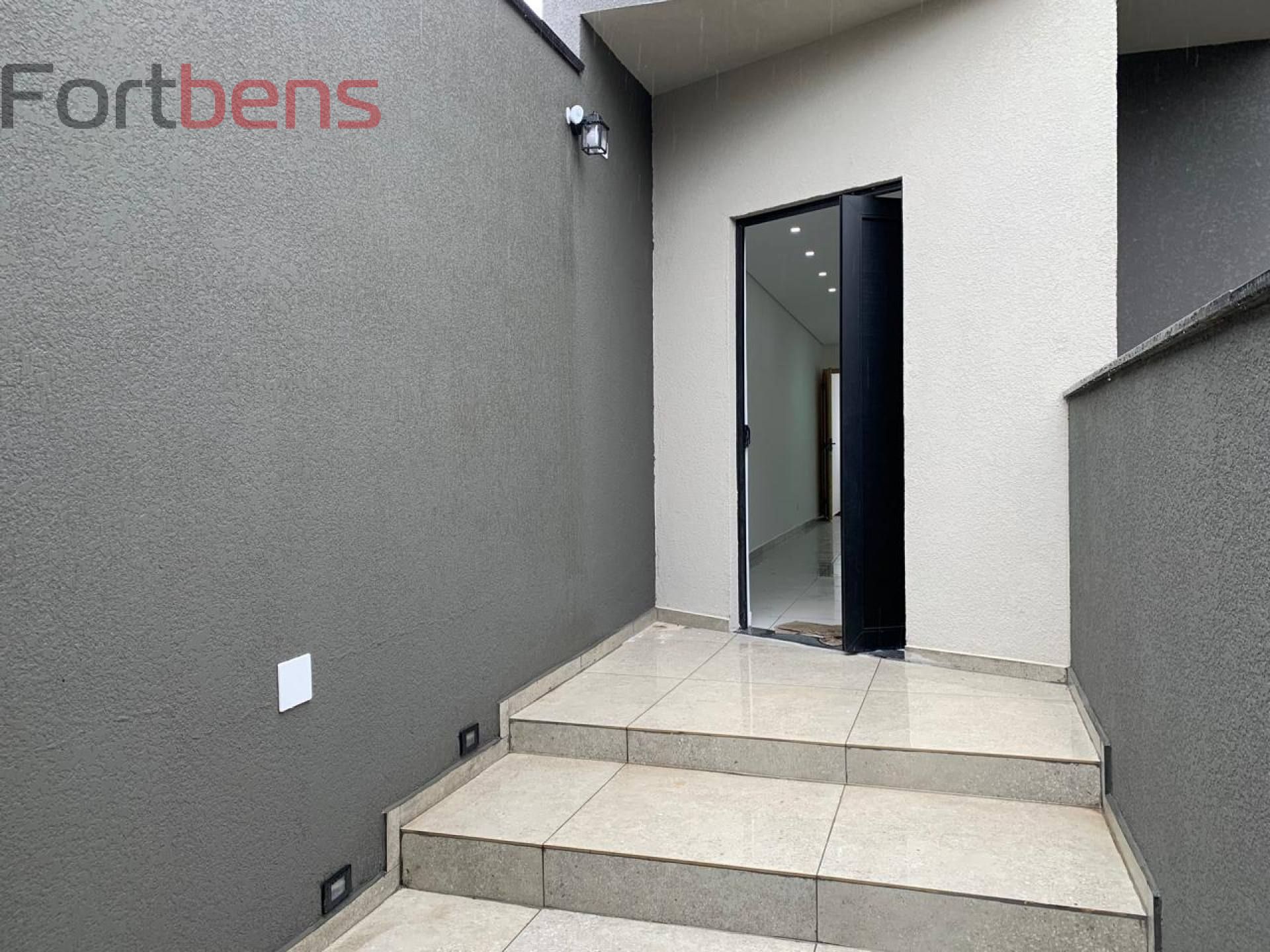 Sobrado Para Vender com 3 quartos 2 suítes no bairro Laranjeiras em Caieiras