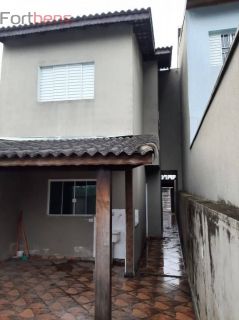 Sobrado Para Vender com 3 quartos 1 suítes no bairro Laranjeiras em Caieiras