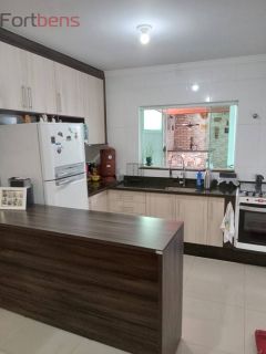 Sobrado Para Vender com 3 quartos 1 suítes no bairro Laranjeiras em Caieiras
