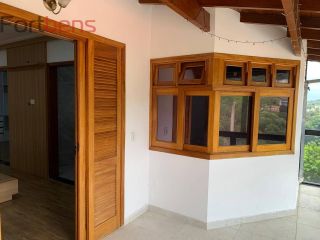 Sobrado Para Vender com 5 quartos 2 suítes no bairro Jardim Serra Grande em Caieiras