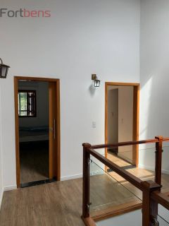 Sobrado Para Vender com 5 quartos 2 suítes no bairro Jardim Serra Grande em Caieiras