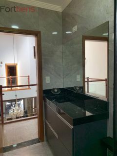 Sobrado Para Vender com 5 quartos 2 suítes no bairro Jardim Serra Grande em Caieiras