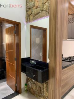 Sobrado Para Vender com 5 quartos 2 suítes no bairro Jardim Serra Grande em Caieiras