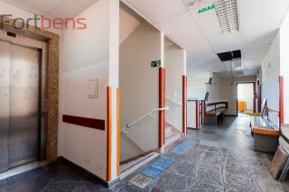 Prédio / Edifício Inteiro Comercial Para Vender com 15 Salas no bairro Região Central em Caieiras