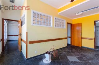 Prédio / Edifício Inteiro Comercial Para Vender com 15 Salas no bairro Região Central em Caieiras