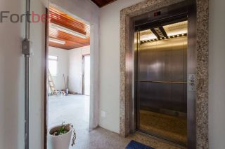 Prédio / Edifício Inteiro Comercial Para Vender com 15 Salas no bairro Região Central em Caieiras