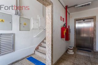 Prédio / Edifício Inteiro Comercial Para Vender com 15 Salas no bairro Região Central em Caieiras