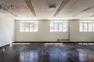 Prédio / Edifício Inteiro Comercial Para Vender com 15 Salas no bairro Região Central em Caieiras