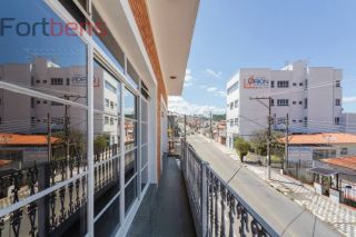 Prédio / Edifício Inteiro Comercial Para Vender com 15 Salas no bairro Região Central em Caieiras