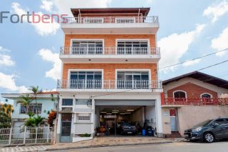 Prédio / Edifício Inteiro Comercial Para Alugar com 15 Salas no bairro Região Central em Caieiras