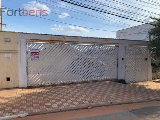 Casa Para Vender com 2 quartos 2 suítes no bairro Região Central em Caieiras