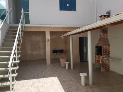 Sobrado Para Alugar com 3 quartos 1 suítes no bairro Jd. Europa em Caieiras