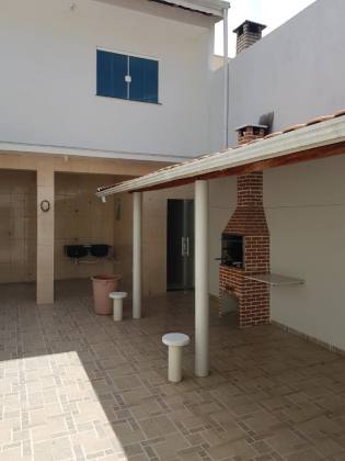 Sobrado Para Alugar com 3 quartos 1 suítes no bairro Jd. Europa em Caieiras