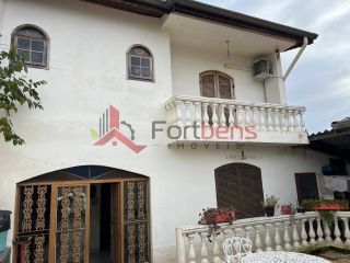 Casa Para Vender com 3 quartos 2 suítes no bairro Região Central em Caieiras