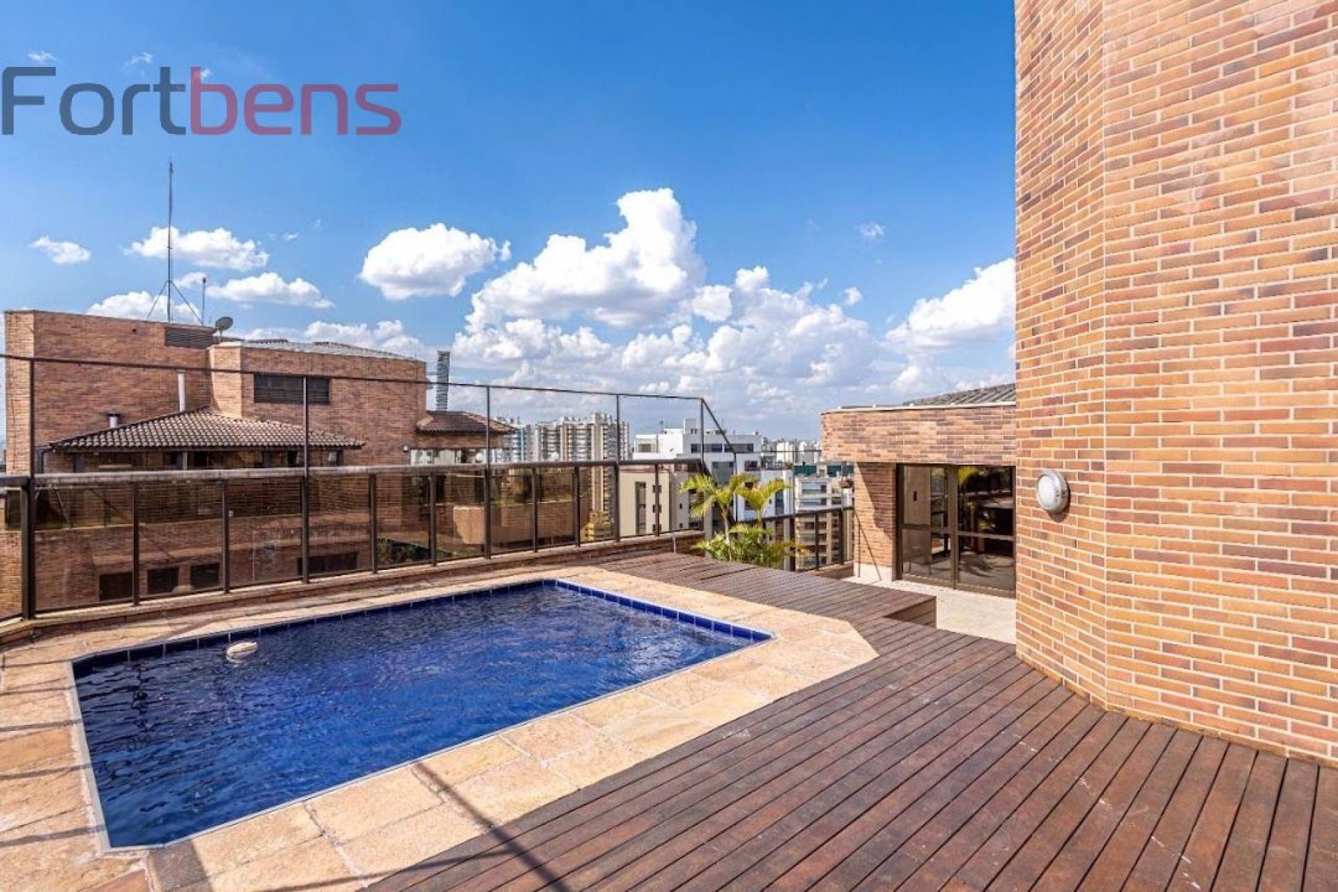 Apartamento Para Alugar com 6 quartos 4 suítes no bairro Vila Andrade em São Paulo