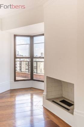Apartamento Para Alugar com 6 quartos 4 suítes no bairro Vila Andrade em São Paulo