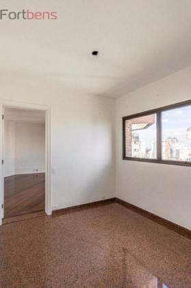 Apartamento Para Alugar com 6 quartos 4 suítes no bairro Vila Andrade em São Paulo