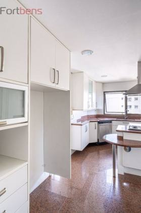 Apartamento Para Alugar com 6 quartos 4 suítes no bairro Vila Andrade em São Paulo