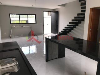 Sobrado Para Vender com 3 quartos 3 suítes no bairro Laranjeiras em Caieiras