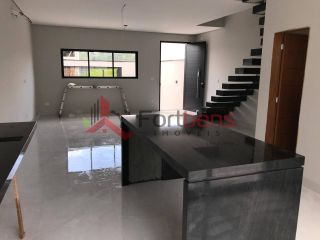 Sobrado Para Vender com 3 quartos 3 suítes no bairro Laranjeiras em Caieiras