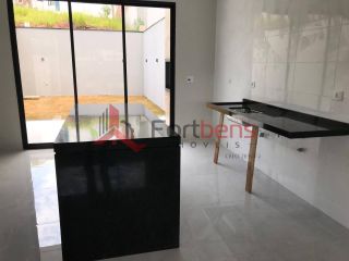 Sobrado Para Vender com 3 quartos 3 suítes no bairro Laranjeiras em Caieiras