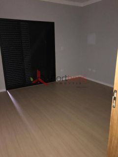 Sobrado Para Vender com 3 quartos 3 suítes no bairro Laranjeiras em Caieiras