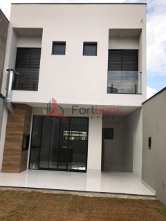 Sobrado Para Vender com 3 quartos 3 suítes no bairro Laranjeiras em Caieiras