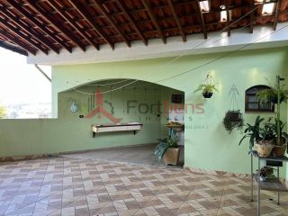 Sobrado Para Vender com 4 quartos 2 suítes no bairro Parque Santa Delfa em Franco Da Rocha
