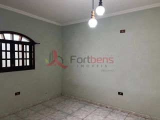 Sobrado Para Vender com 4 quartos 2 suítes no bairro Parque Santa Delfa em Franco Da Rocha