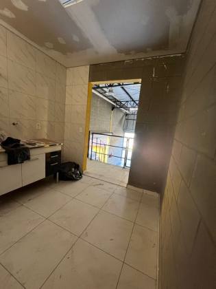 Galpão / Depósito / Armazém Para Alugar no bairro Laranjeiras em Caieiras