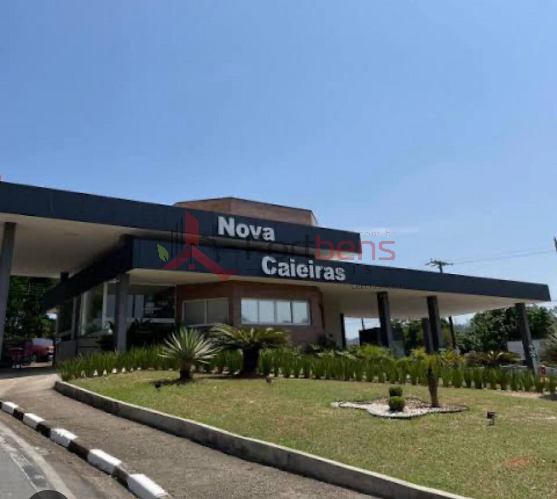 Sobrado Para Vender com 3 quartos 1 suítes no bairro Nova Caieiras em Caieiras