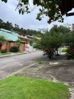 Sobrado Para Alugar com 3 quartos 1 suítes no bairro Nova Caieiras em Caieiras