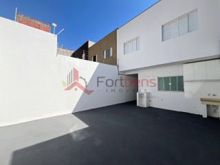 Sobrado Para Vender com 3 quartos 1 suítes no bairro Laranjeiras em Caieiras