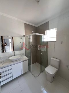 Sobrado Para Vender com 3 quartos 1 suítes no bairro Laranjeiras em Caieiras