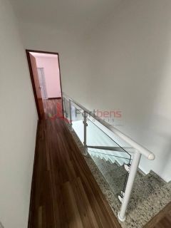 Sobrado Para Vender com 3 quartos 1 suítes no bairro Laranjeiras em Caieiras