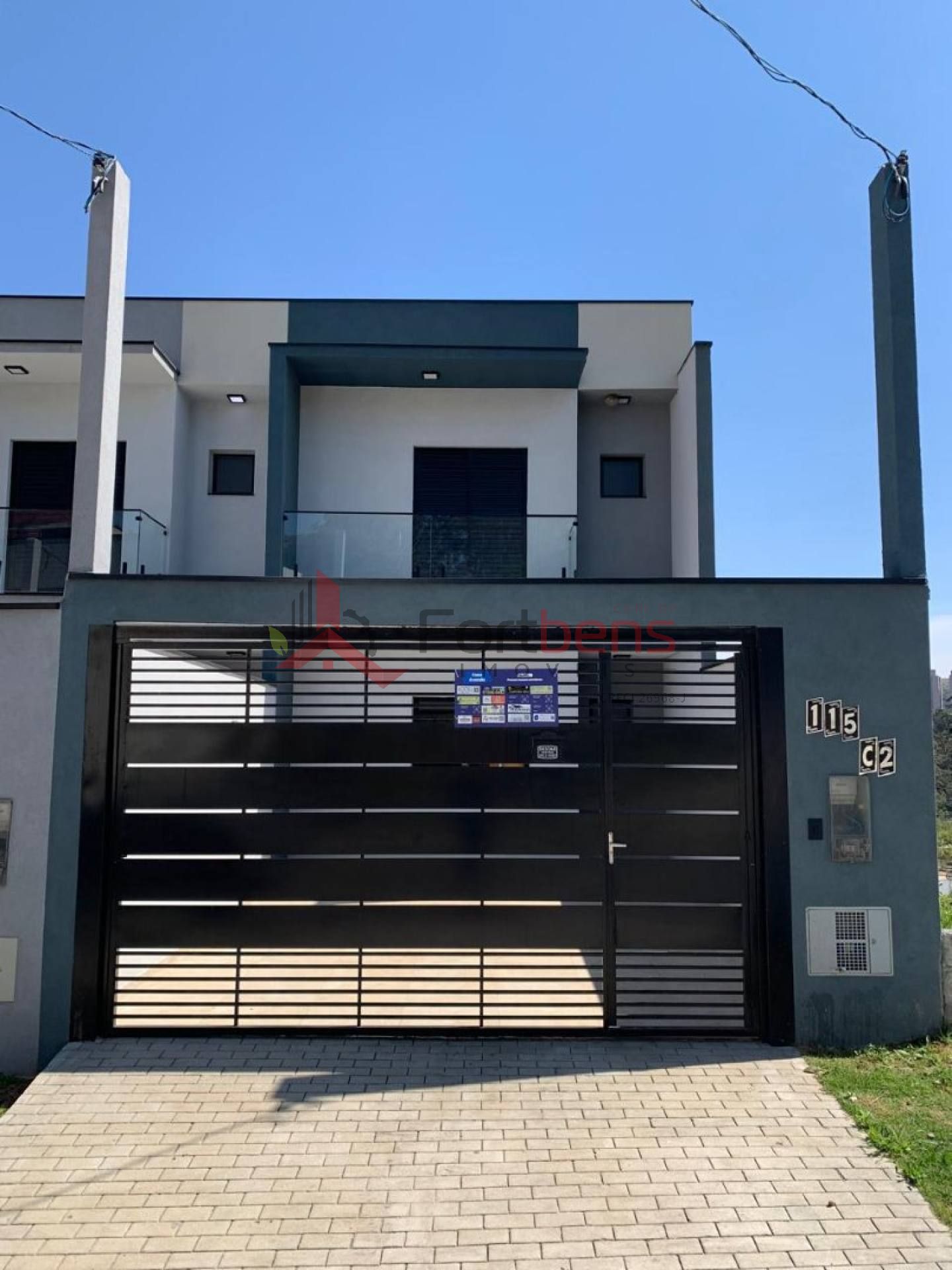 Sobrado Para Vender com 3 quartos 1 suítes no bairro Laranjeiras em Caieiras