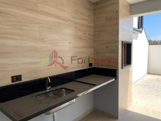 Sobrado Para Vender com 3 quartos 1 suítes no bairro Laranjeiras em Caieiras